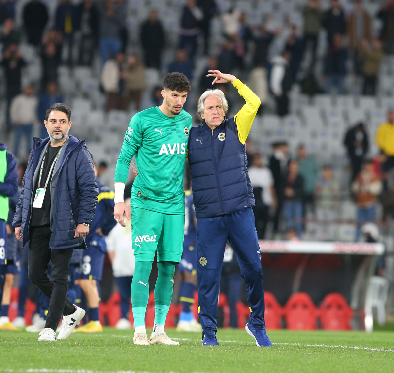 Fenerbahçe’de Altay Bayındır alarmı! Trabzonspor maçında...