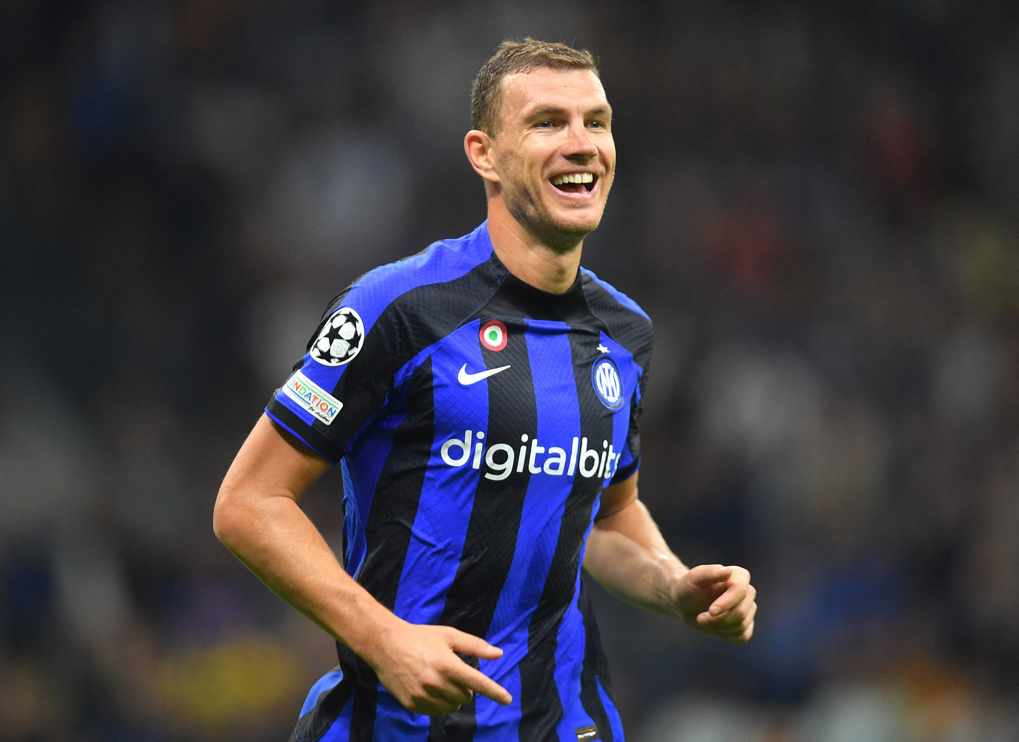 TRANSFER HABERİ: Galatasaray’dan Edin Dzeko bombası! İtalyanlar o teklifi açıkladı