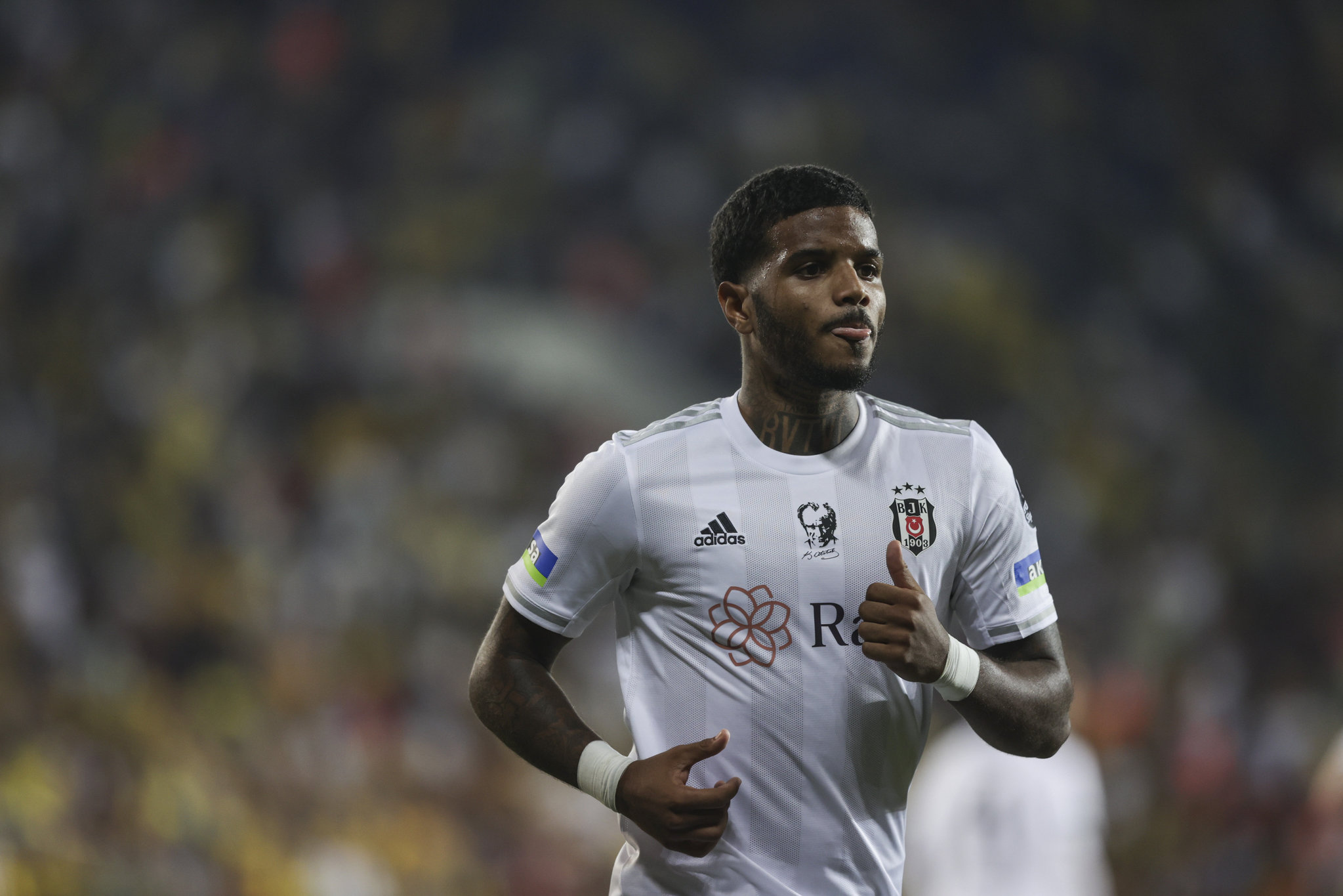 BEŞİKTAŞ TRANSFER HABERİ: Valentin Rosier’e bir talip daha! O rakamı gözden çıkardılar