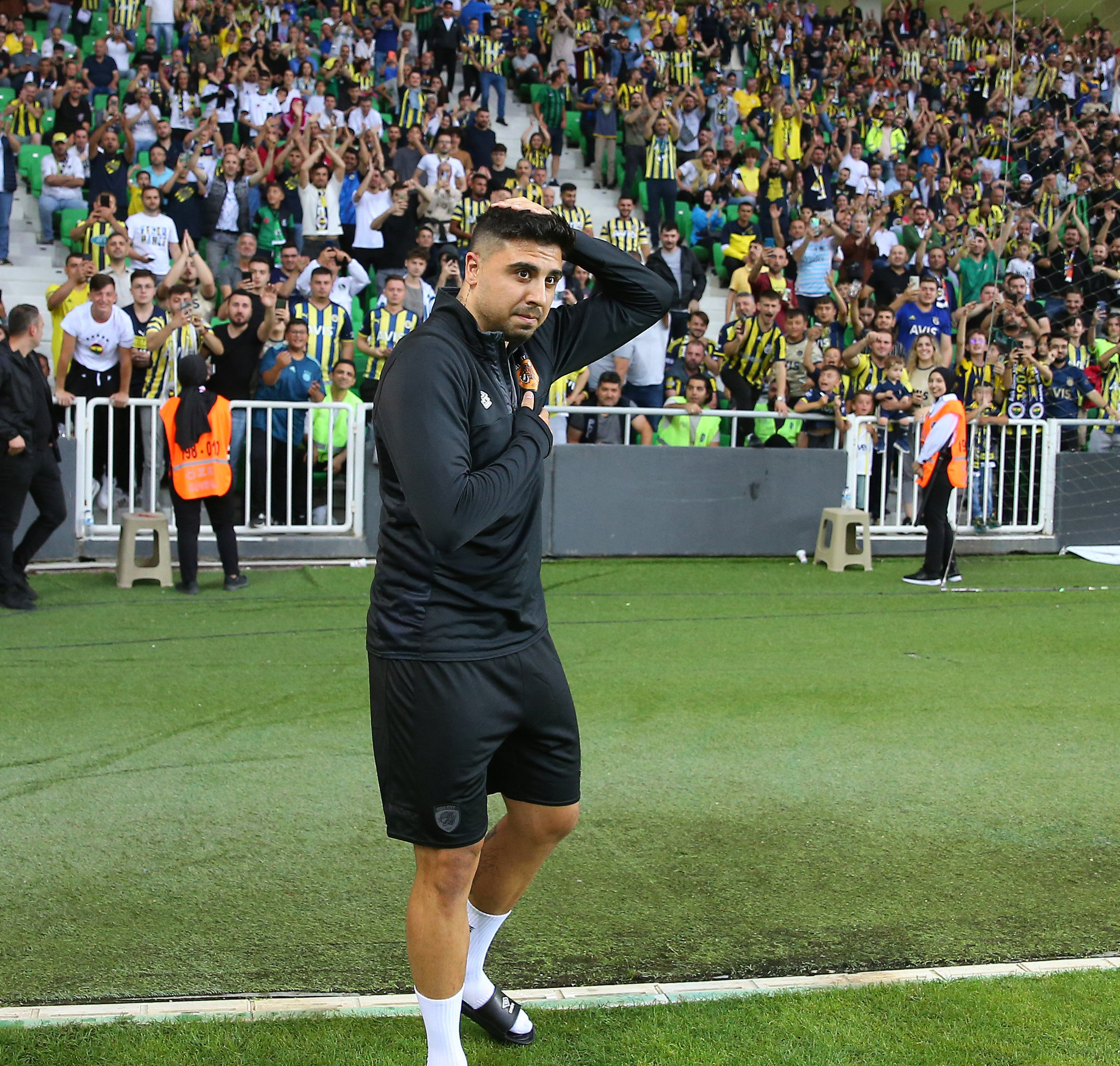 TRANSFER HABERİ: Beşiktaş Ozan Tufan için teklif yaptı mı? Hocası açıkladı!