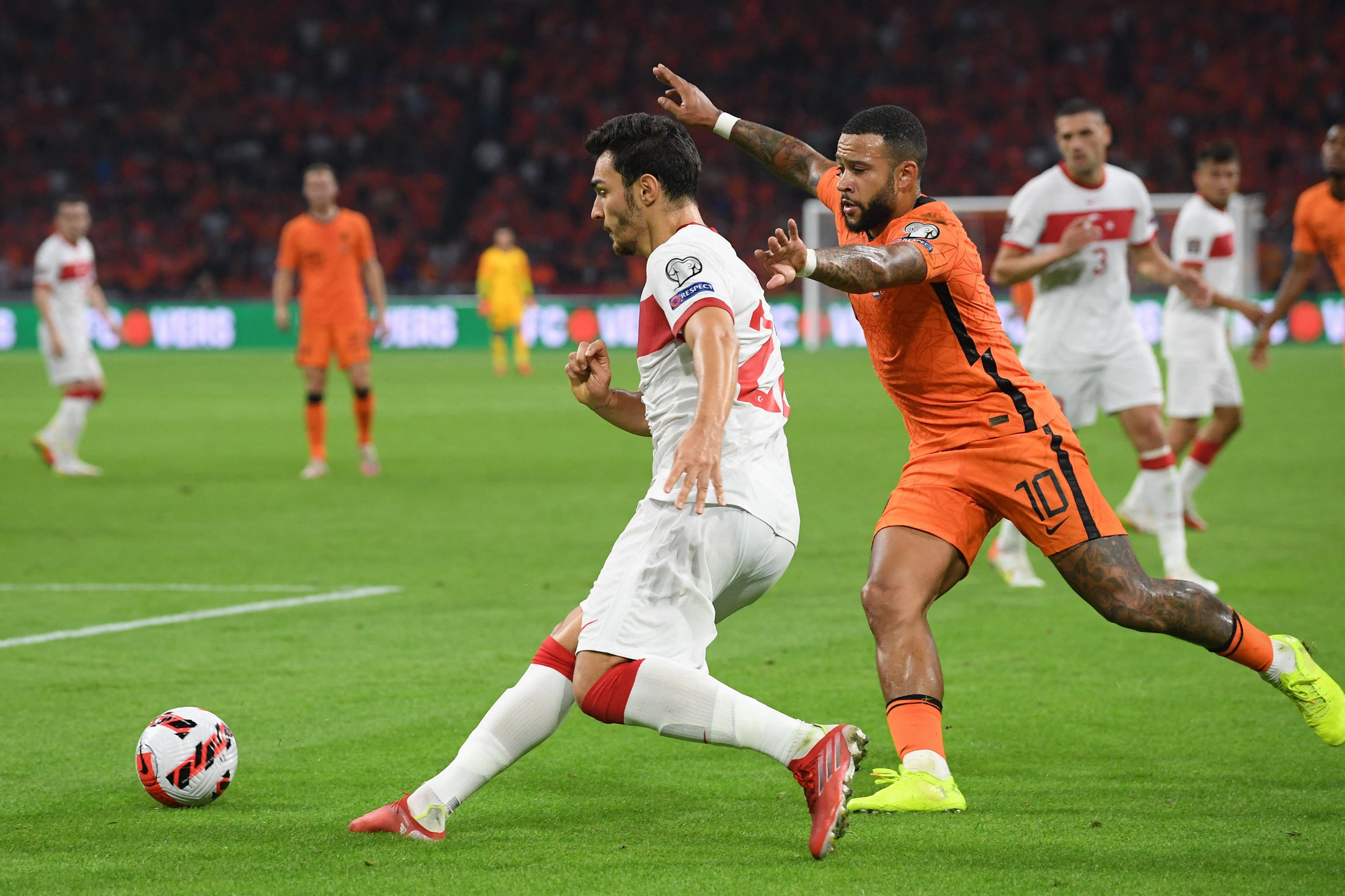 Transferde dev kapışma! Beşiktaş ve Fenerbahçe milli yıldızı istiyor