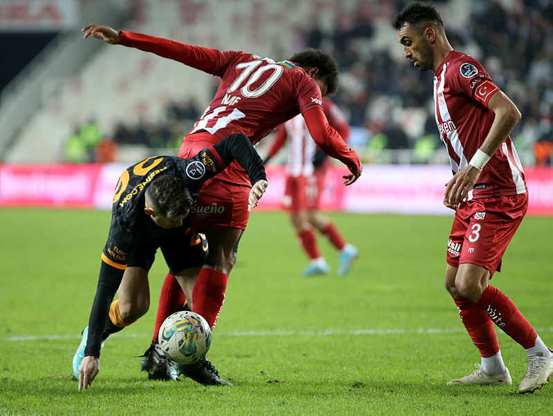 Özgüç Türkalp itiraf etti! Sivasspor - Galatasaray maçında...