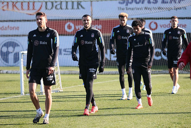 TRANSFER HABERİ: Beşiktaş’ta stopere son aday Kiki Kouyate!