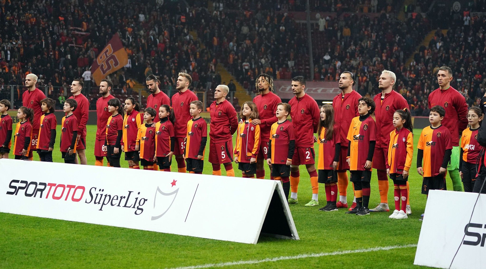 Galatasaray’da beklenmedik gelişme! Transfer gelirse takımdan ayrılacak
