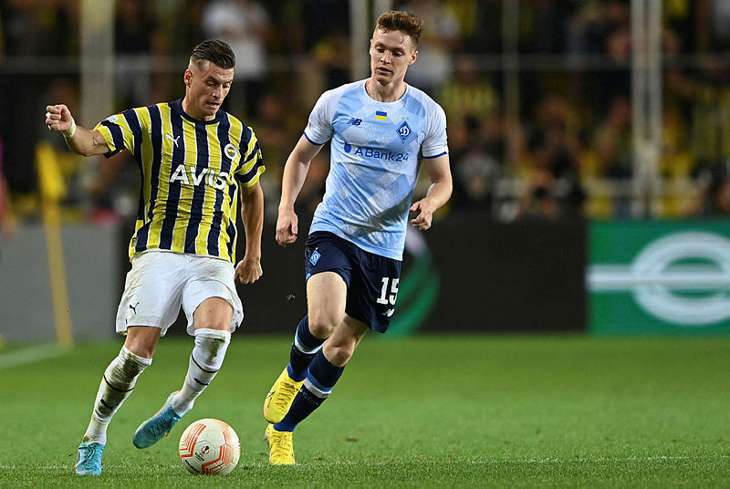 Fenerbahçe’de sol bek transferinde 2 aday: David Jurasek ve Matias Vina!