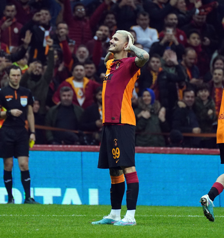 Galatasaray’a transferde Icardi müjdesi! Hocası resmen açıkladı