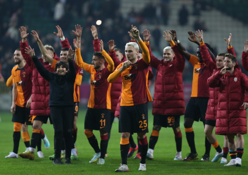 Galatasaray Okan Buruk’la tarih yazıyor! Son 17 sezonun en iyi performansı