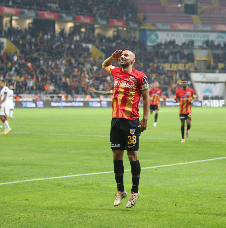 Fenerbahçe’den çifte transfer harekatı!