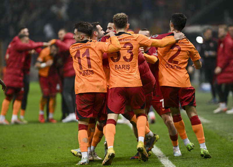 GALATASARAY TRANSFER HABERİ - Galatasaray ve Fenerbahçe’den transfer savaşı! İlk teklif Cimbom’dan