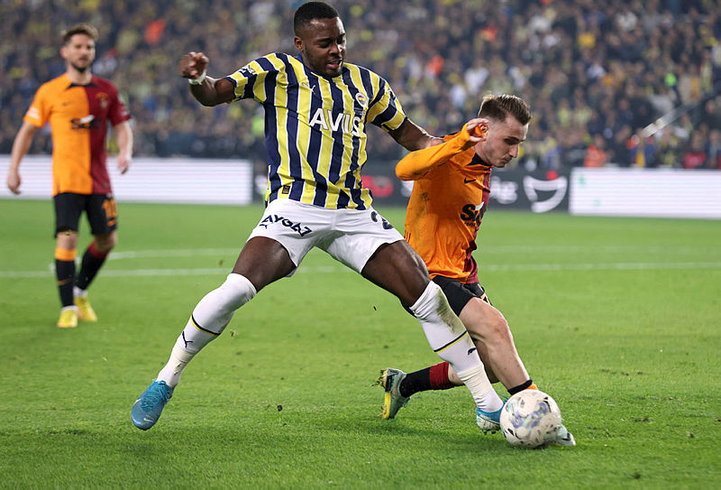 Süper Lig’de şampiyonluk yarışında son hafta Galatasaray-Fenerbahçe derbisi!