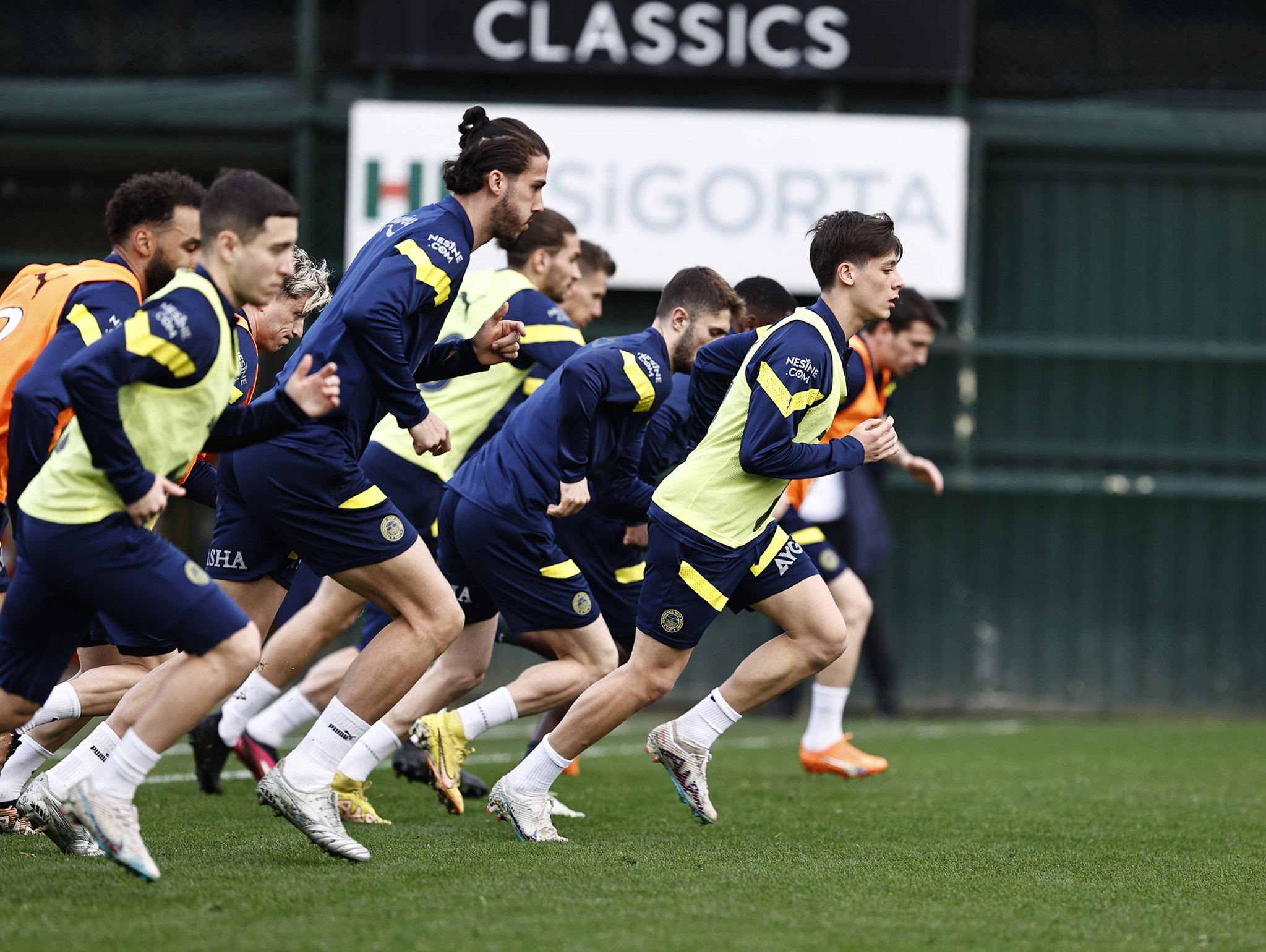 FENERBAHÇE TRANSFER HABER: Kanarya’ya Alman orta saha! 3 kulüp daha peşinde...