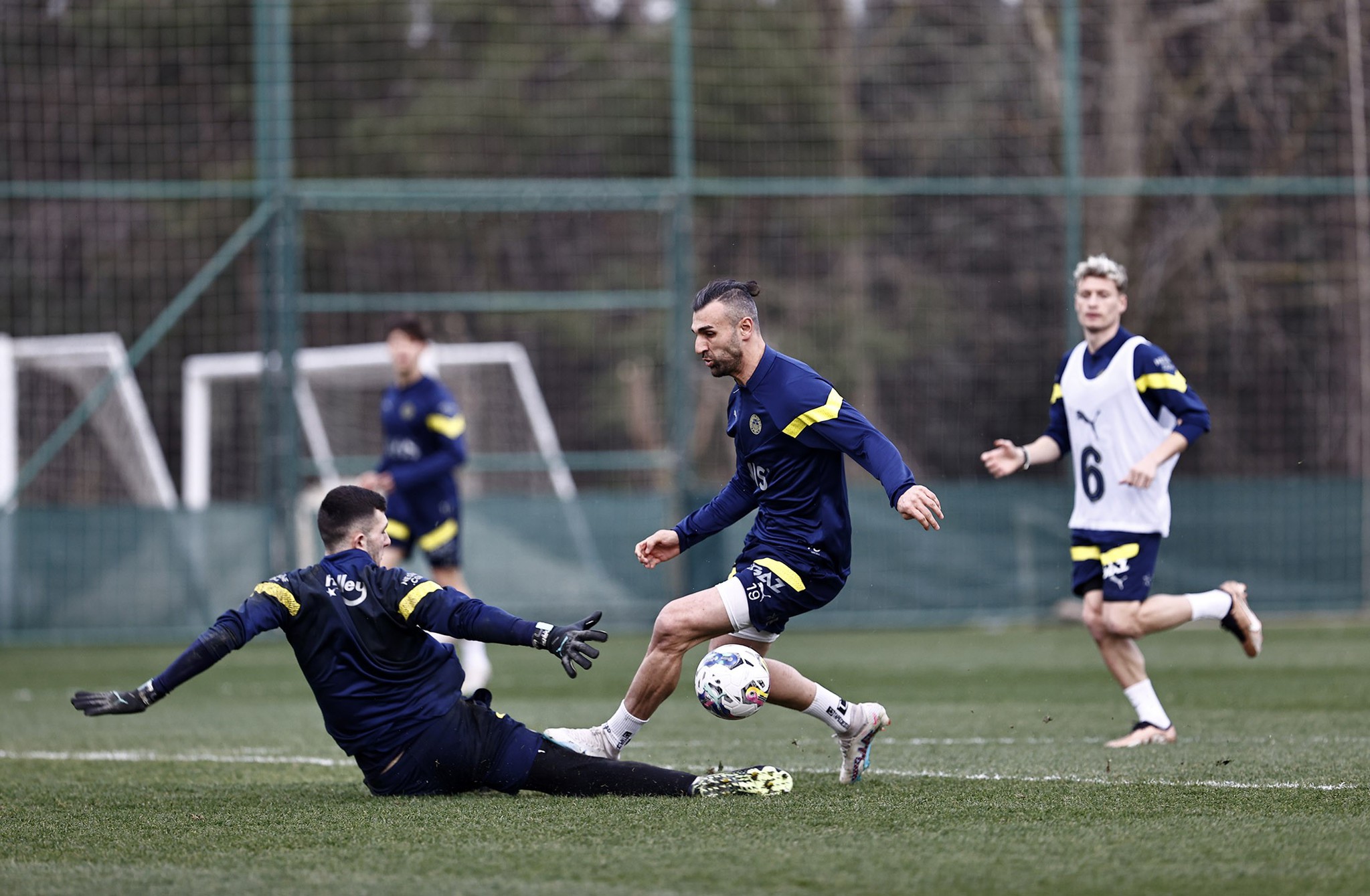 FENERBAHÇE TRANSFER HABER: Kanarya’ya Alman orta saha! 3 kulüp daha peşinde...