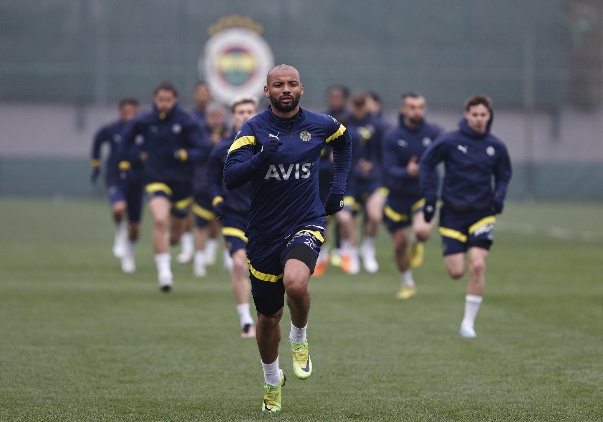 FENERBAHÇE TRANSFER HABERİ: Yönetim sezon sonu ilk onu bitirecek