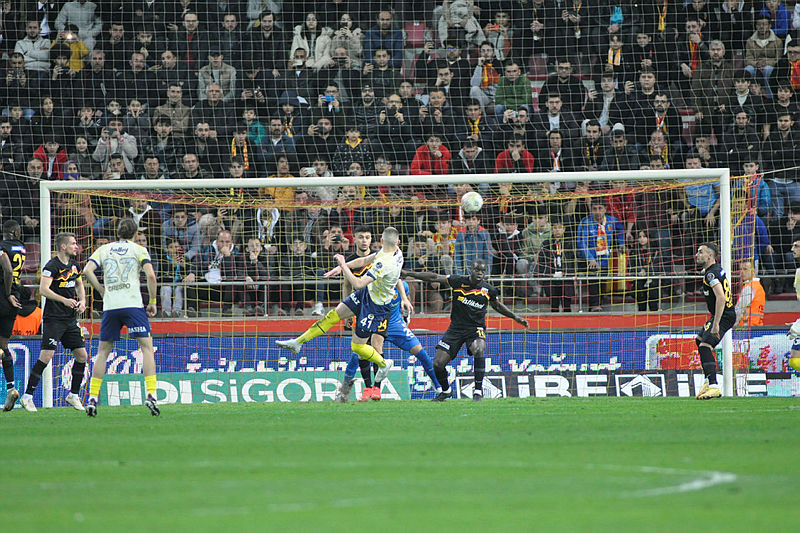 Fenerbahçe’de Ferdi Kadıoğlu’na Alman kancası! Dev transfer planı ortaya çıktı