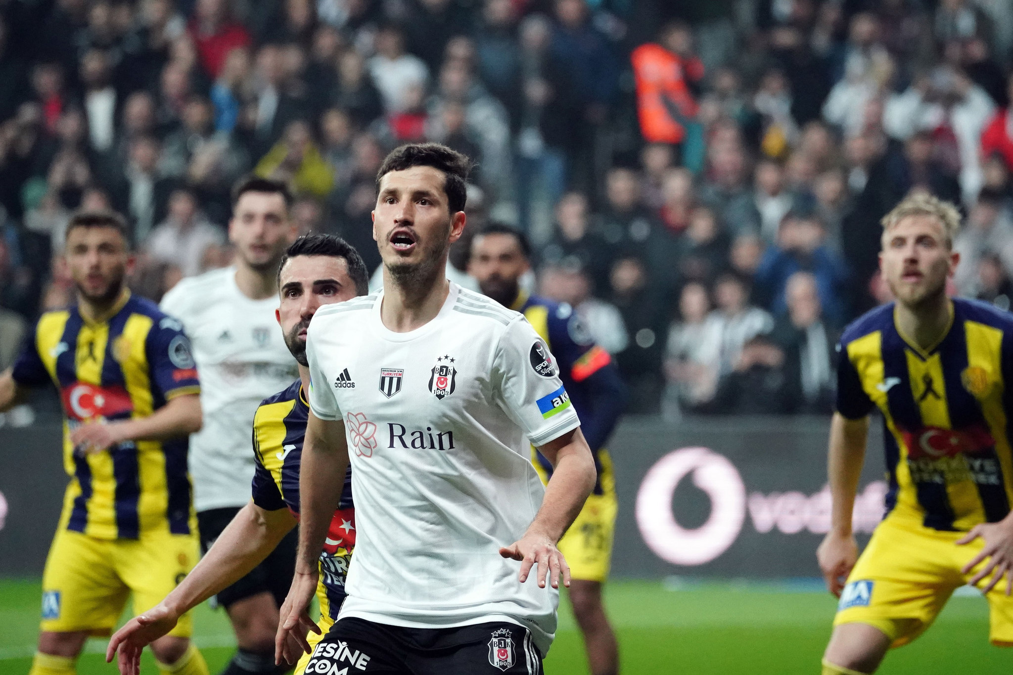 Şenol Güneş’ten sürpriz 11! İşte Beşiktaş’ın Fenerbahçe derbisi kadrosu