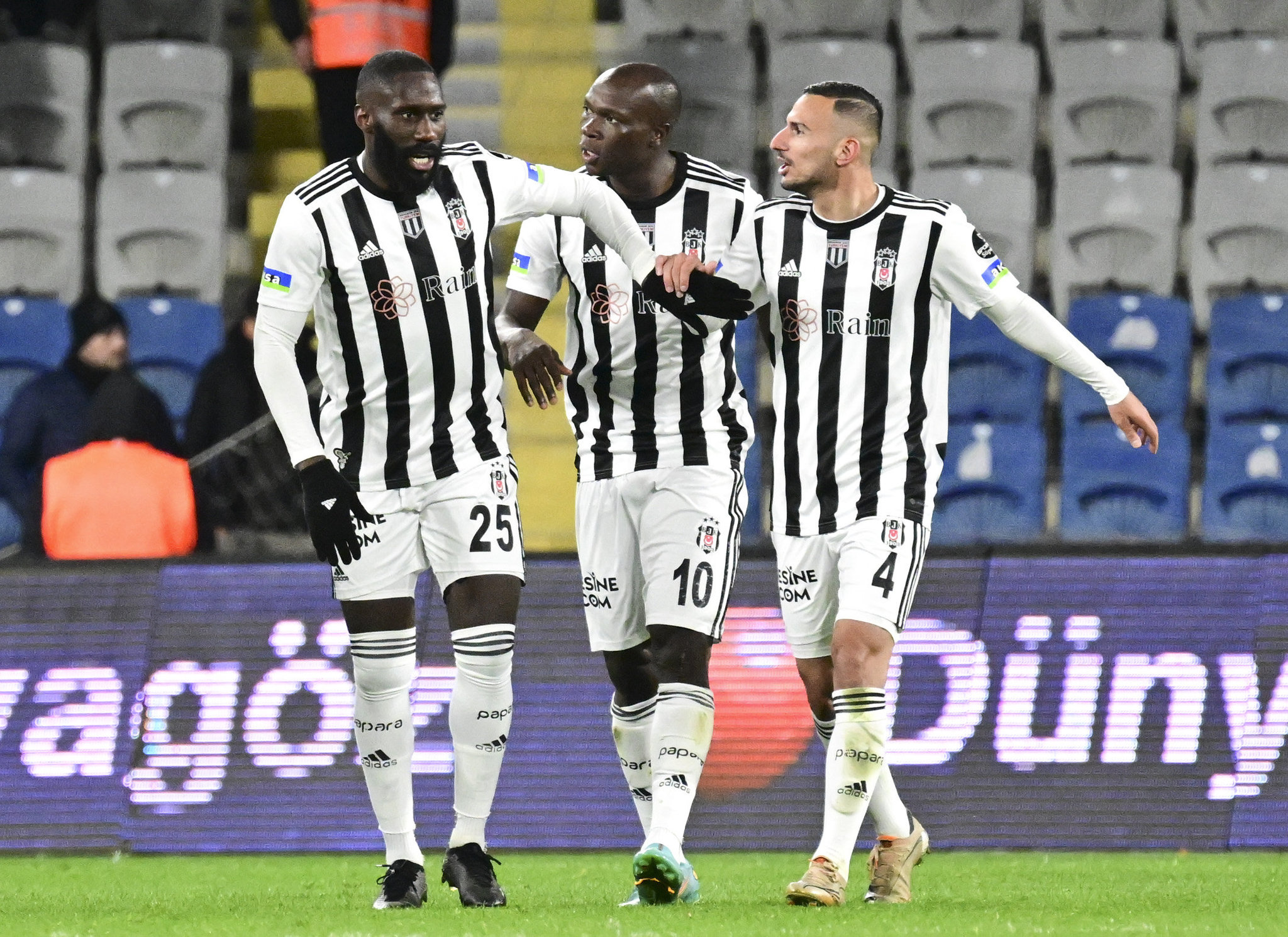 Şenol Güneş’ten sürpriz 11! İşte Beşiktaş’ın Fenerbahçe derbisi kadrosu