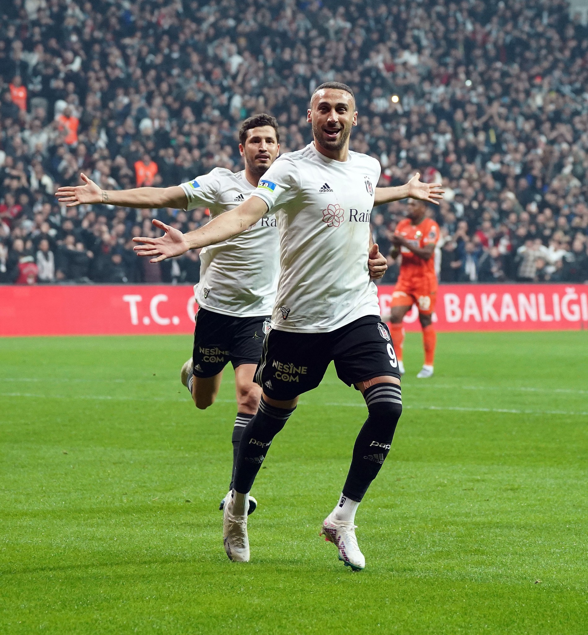 TRANSFER HABERİ: Belçika’dan olay iddia! Beşiktaş 20’lik yıldızı istiyor