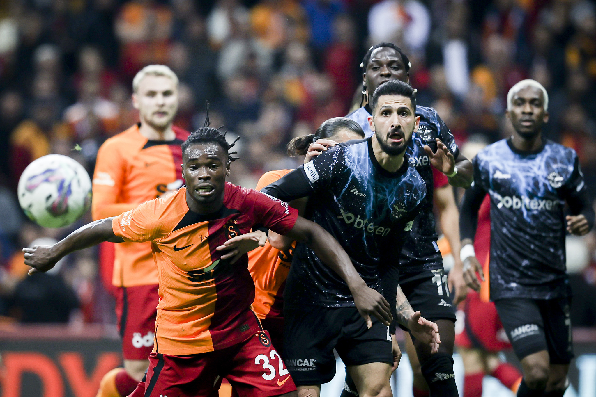 Manchester United’dan Galatasaray’a dev transfer! Zaniolo’nun yerine geliyor