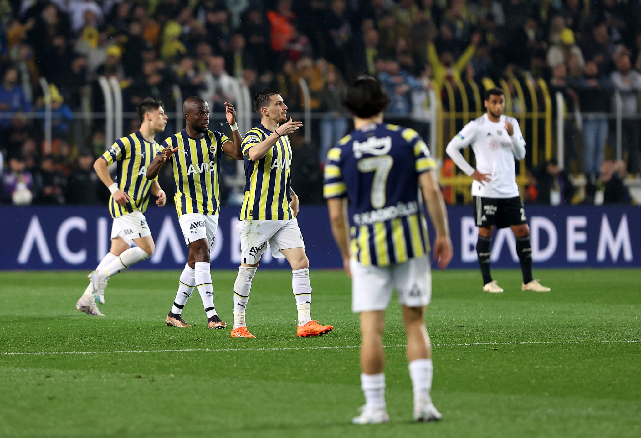 Fenerbahçe’de büyük öfke! Beşiktaş derbisi sonrası...