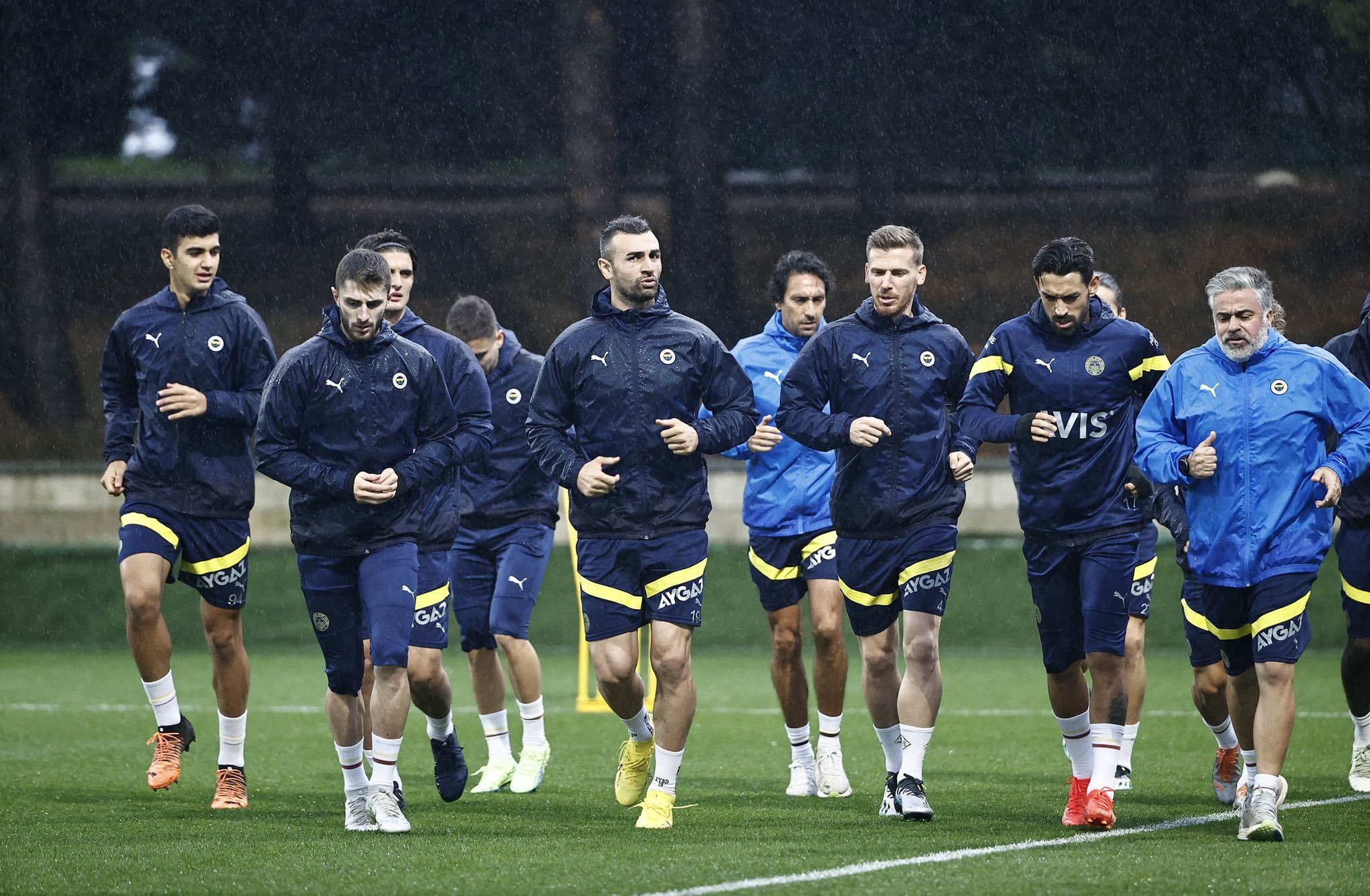 FENERBAHÇE TRANSFER HABERLERİ: F.Bahçe’de büyük yaprak dökümü! Ayrılık ve transfer...