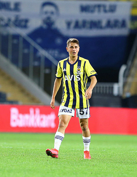 Şok iddia! Fenerbahçe genç yıldızı ile sözleşmeyi feshetti