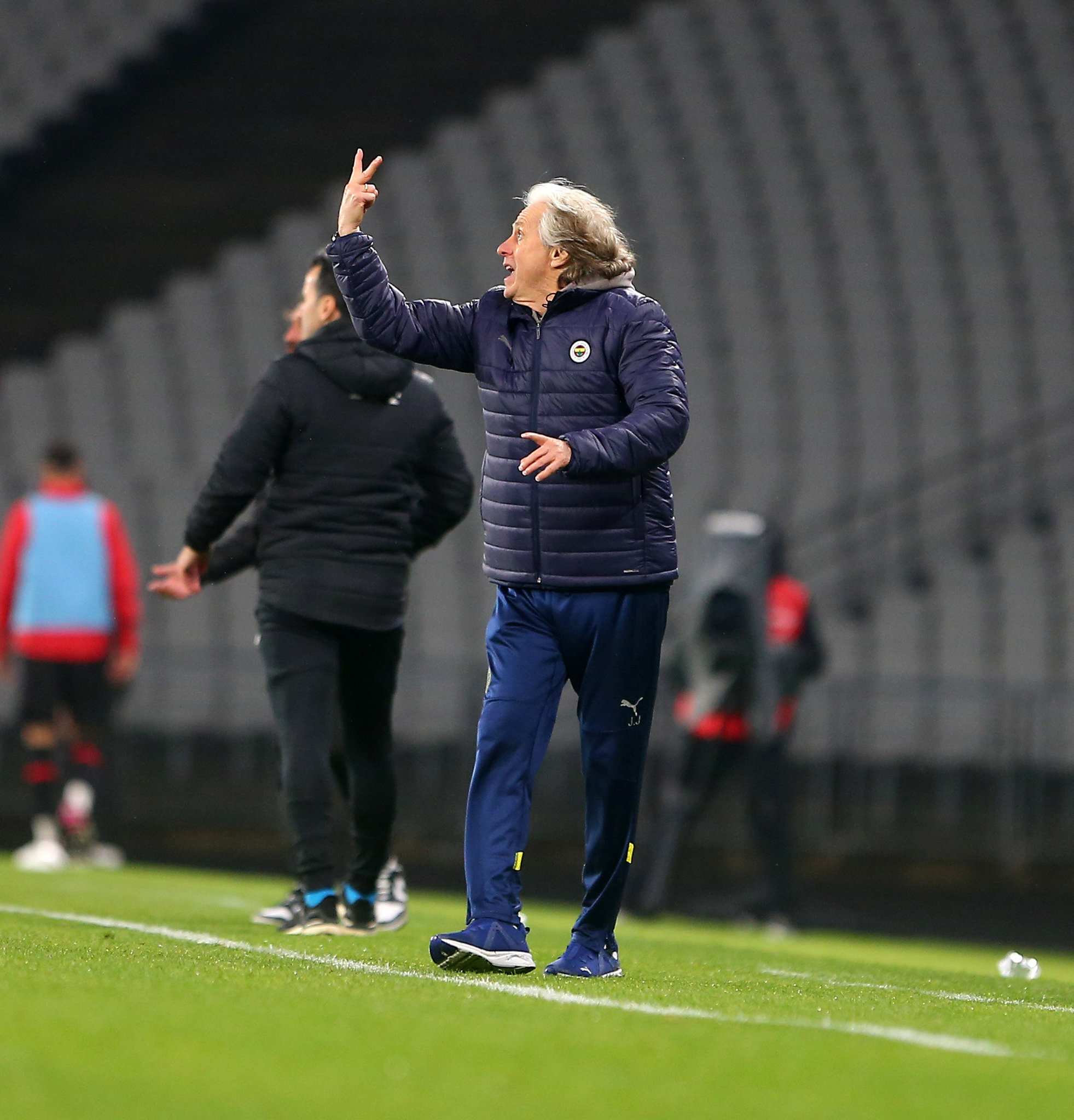 FENERBAHÇE HABERLERİ: Jorge Jesus ile buzlar eridi! İşte kritik zirveden çıkan karar...