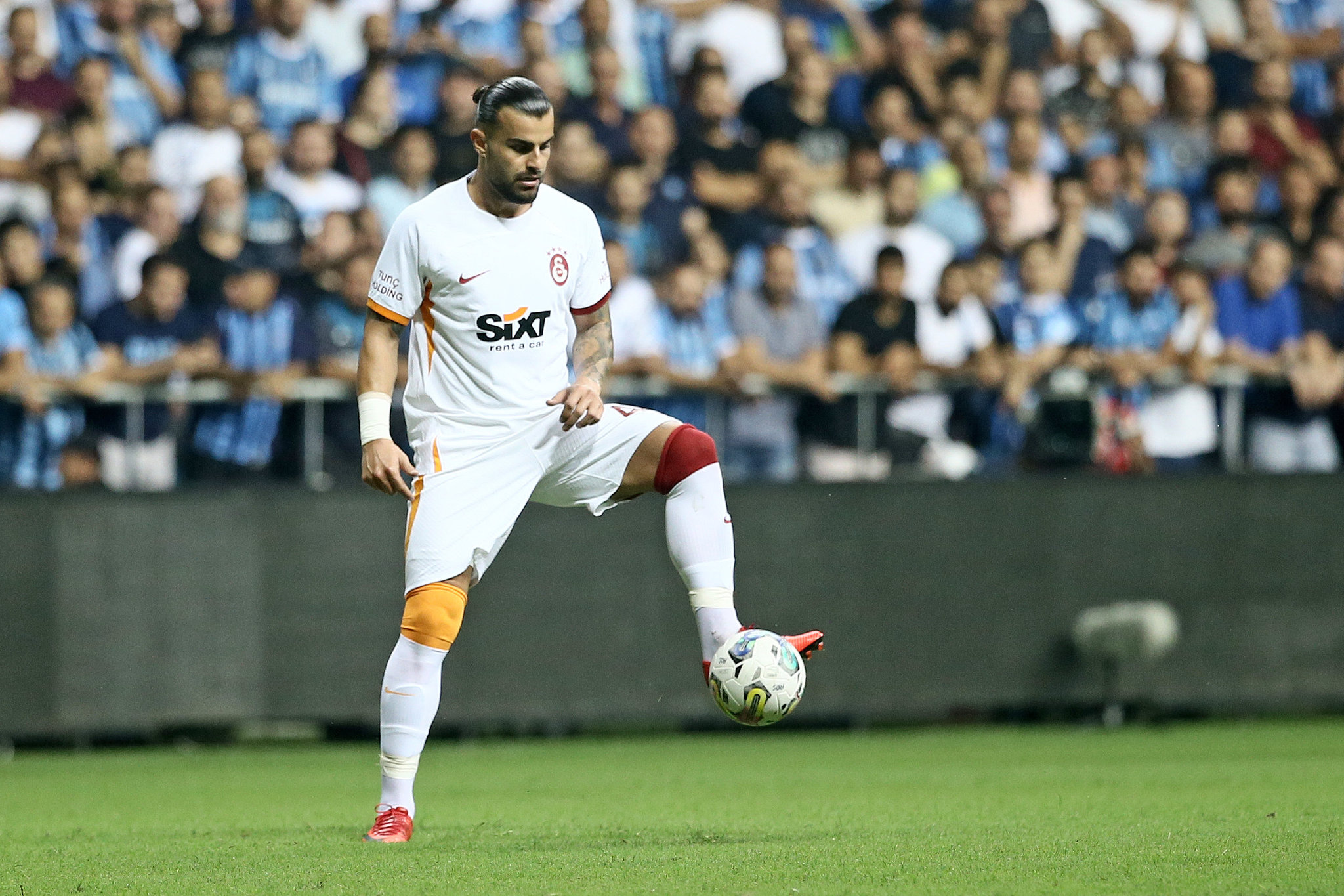 GALATASARAY TRANSFER HABERİ: Cimbom’un yıldızına yakın markaj! 3 takım talip oldu