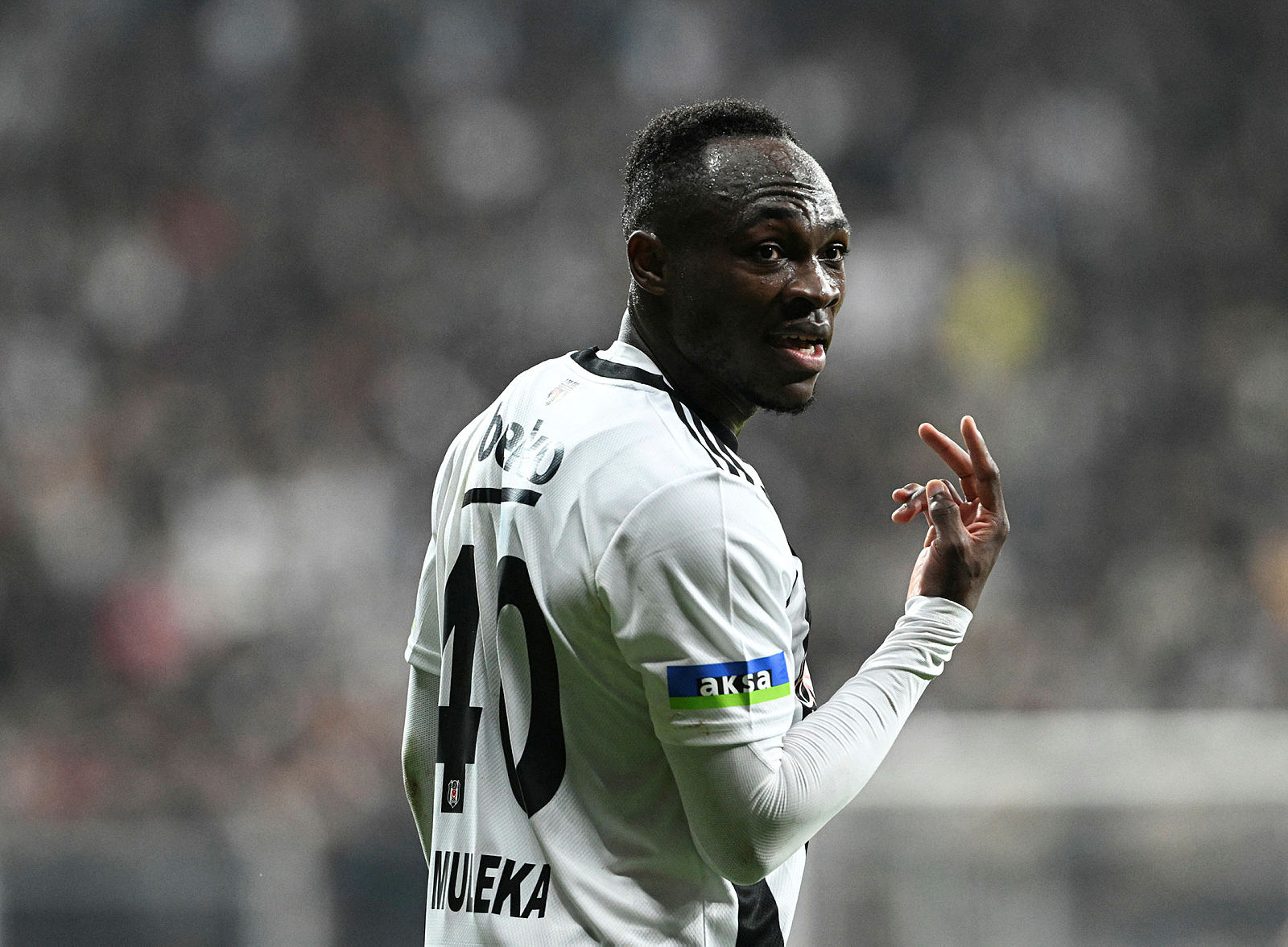 Beşiktaş’ta çifte ayrılık! Şenol Güneş biletlerini kesti