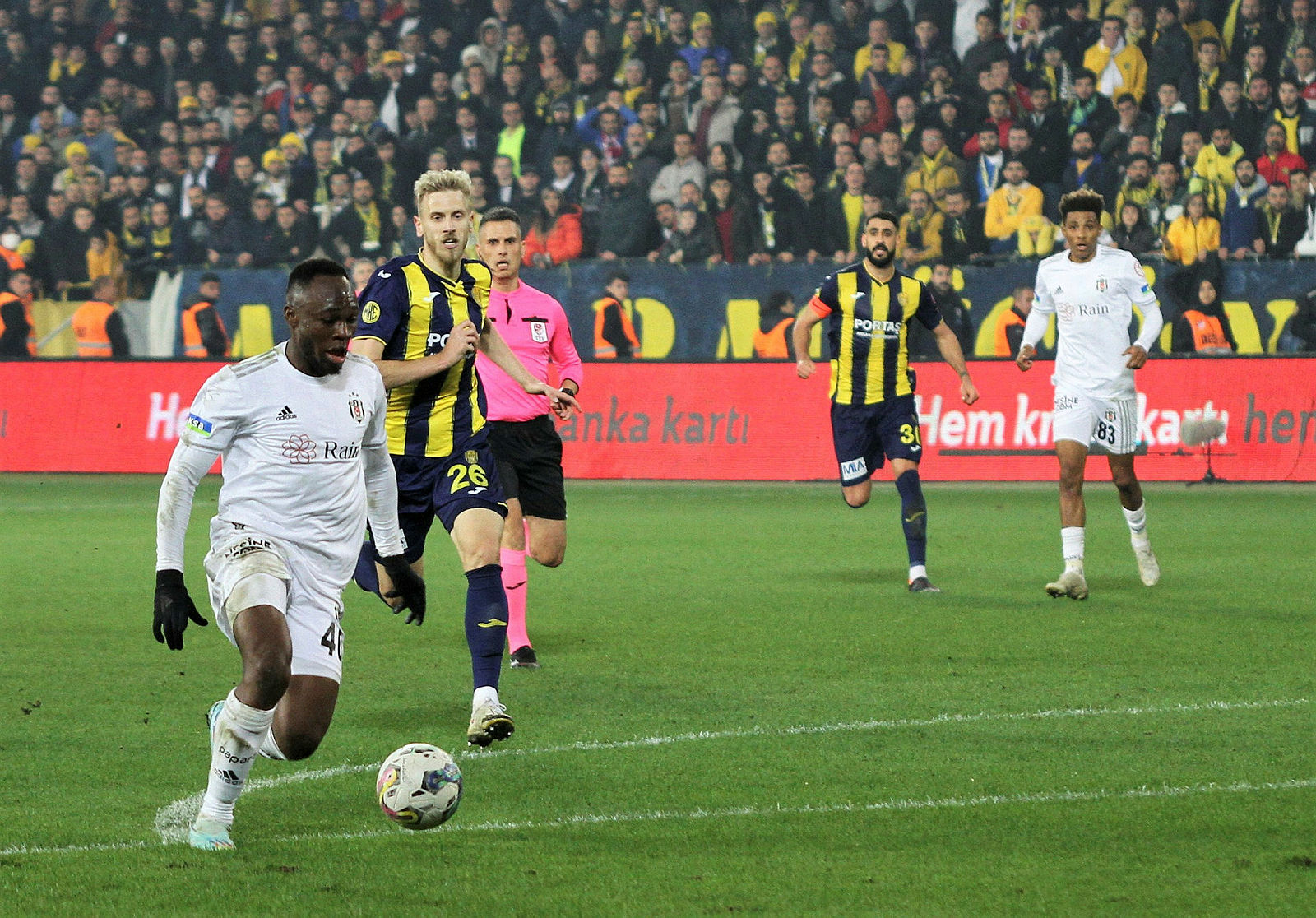 Beşiktaş’ta çifte ayrılık! Şenol Güneş biletlerini kesti