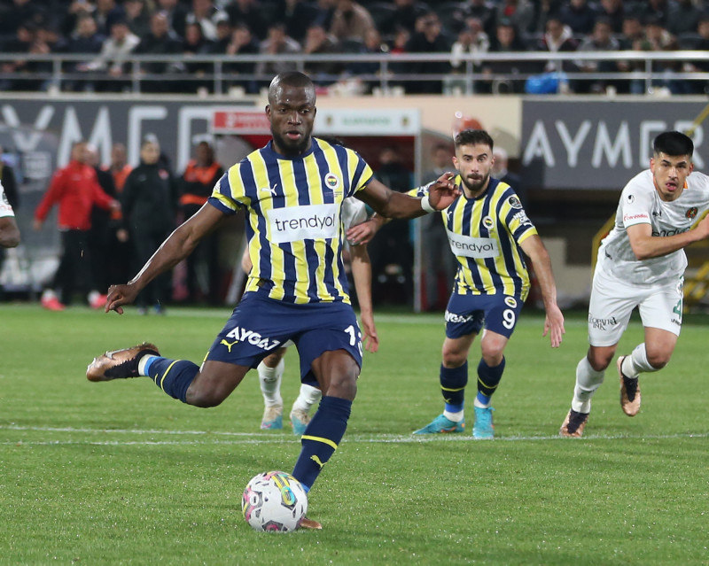 FENERBAHÇE HABERLERİ: Enner Valencia’ya transfer kancası! Menajeriyle temasa geçildi
