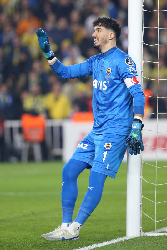 FENERBAHÇE HABERLERİ - F.Bahçe karar aşamasında! Altay Bayındır’ın sakatlığı...