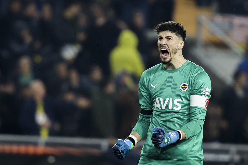 FENERBAHÇE HABERLERİ - F.Bahçe karar aşamasında! Altay Bayındır’ın sakatlığı...