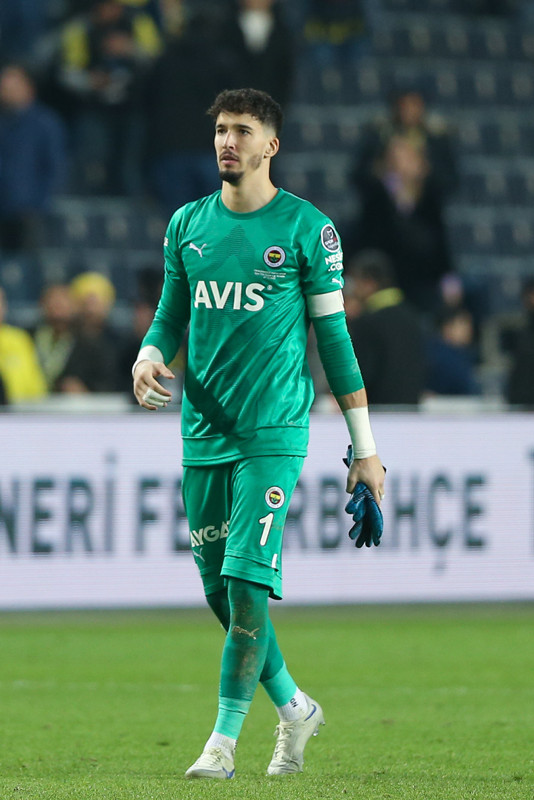 FENERBAHÇE HABERLERİ - F.Bahçe karar aşamasında! Altay Bayındır’ın sakatlığı...