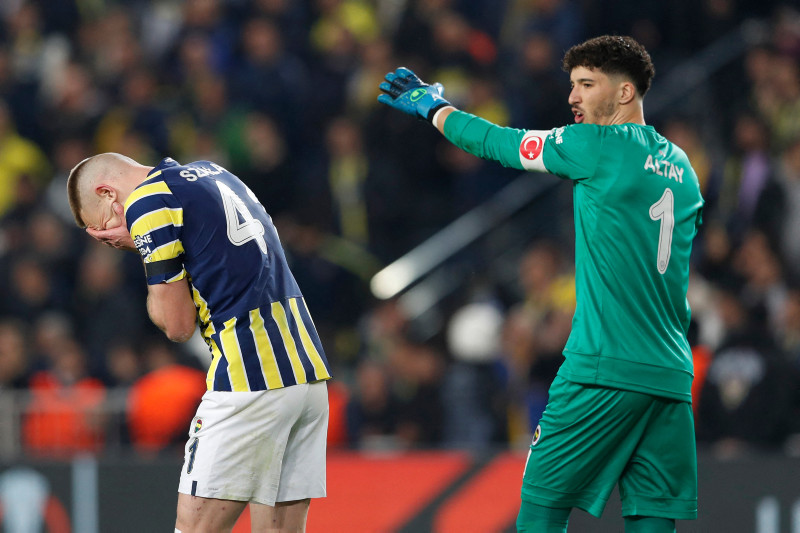 FENERBAHÇE HABERLERİ - F.Bahçe karar aşamasında! Altay Bayındır’ın sakatlığı...