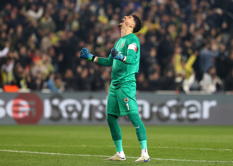 FENERBAHÇE HABERLERİ - F.Bahçe karar aşamasında! Altay Bayındır’ın sakatlığı...