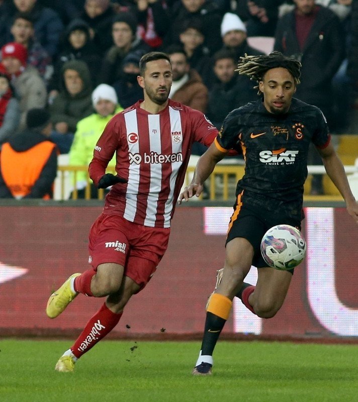 GALATASARAY TRANSFER HABERLERİ: İngiltere, Fransa derken... Cimbom’un yıldızına Alman devi talip