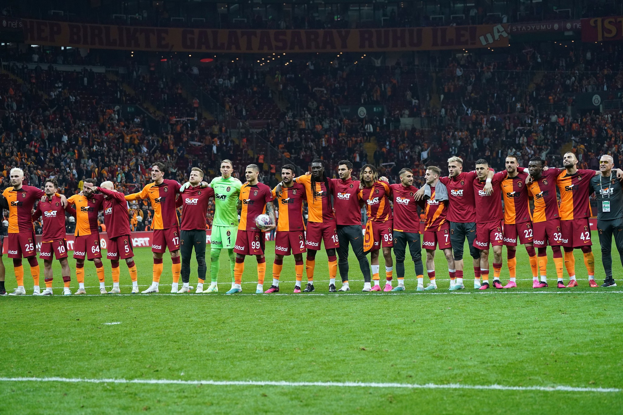 Galatasaray’a transferde büyük şok! Bunu kimse beklemiyordu