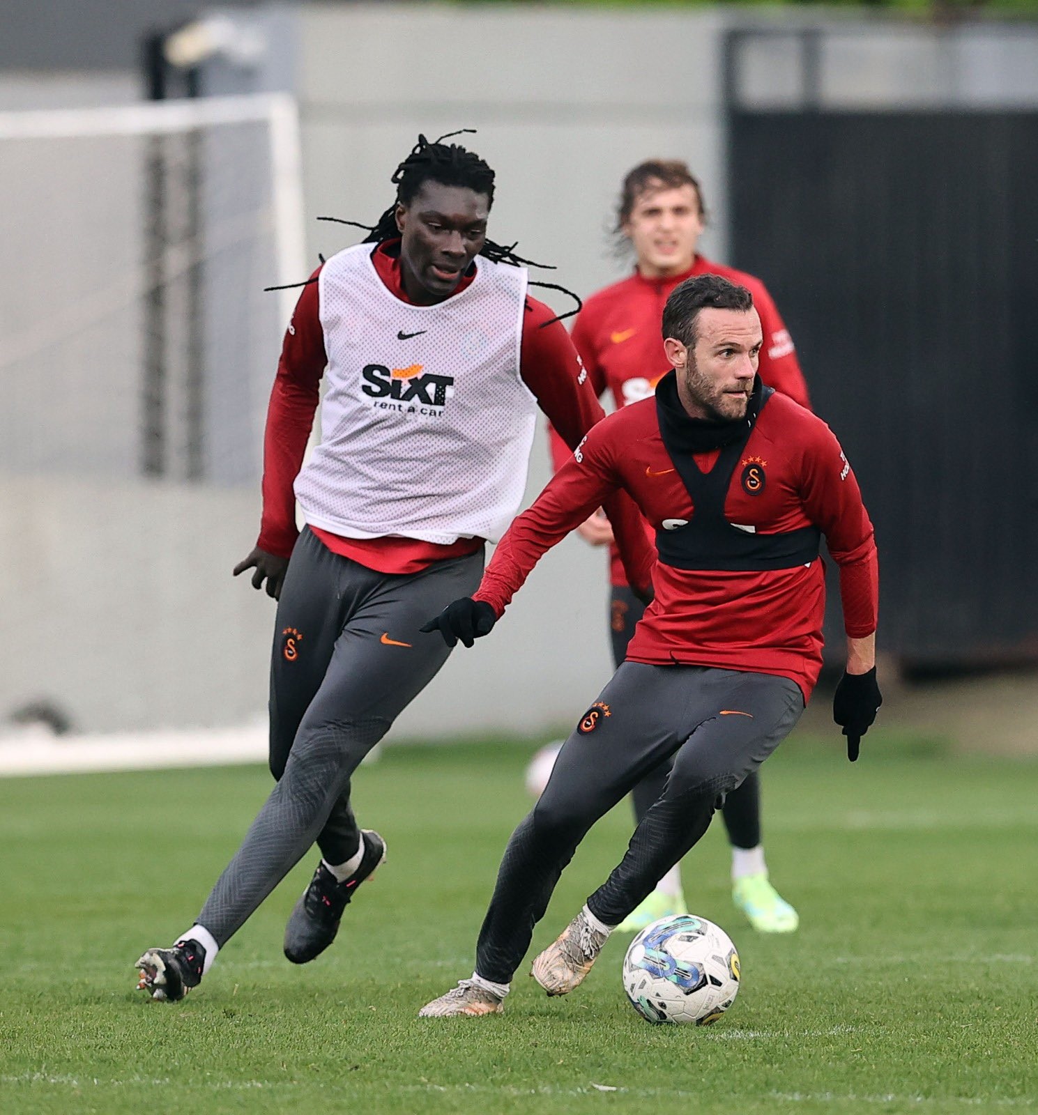 Galatasaray’a Arjantinli yıldız! Okan Buruk onay verdi