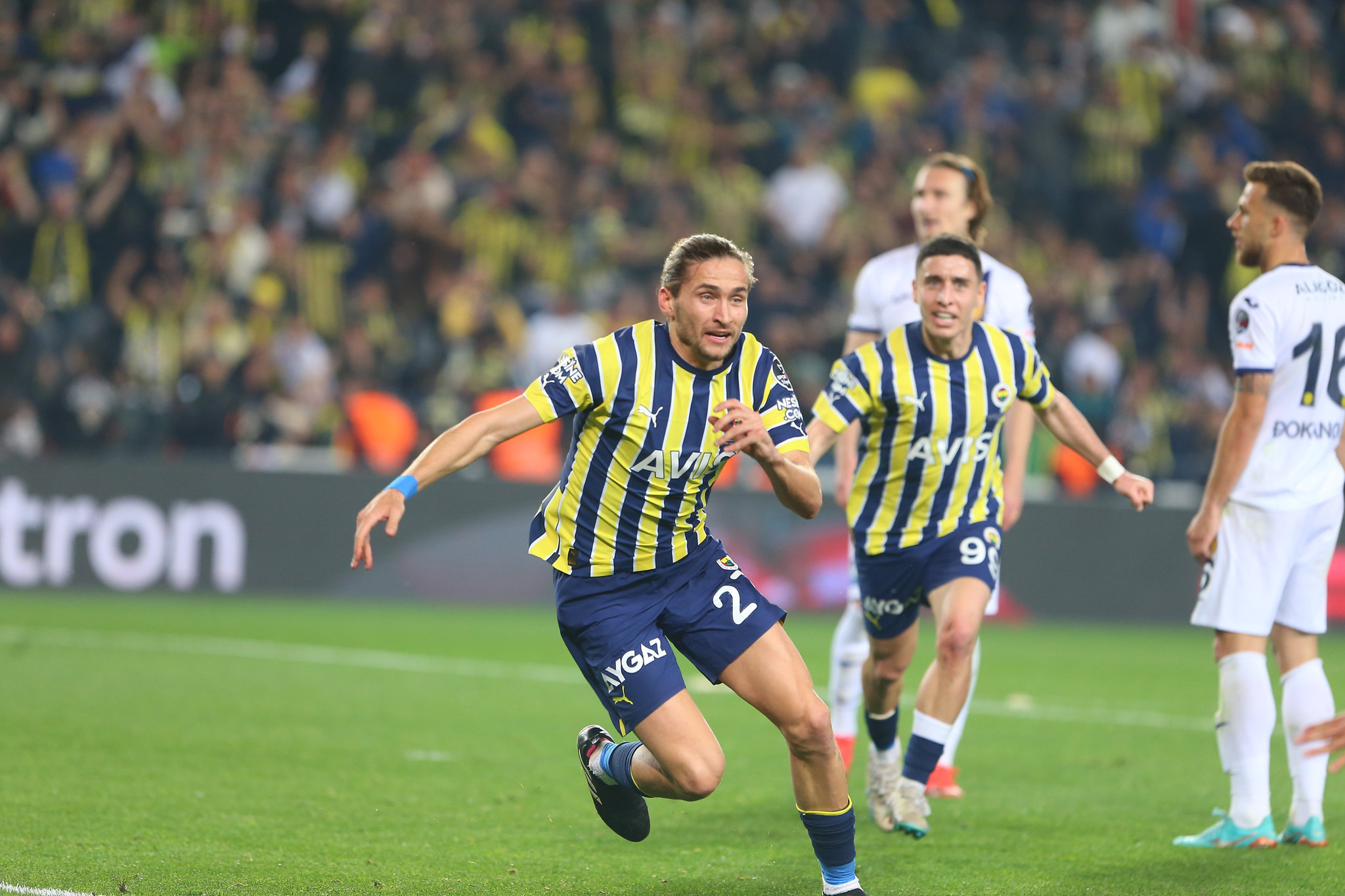 Fenerbahçe’de 2 yıldız isimde mutlu son! İşte sözleşme detayları