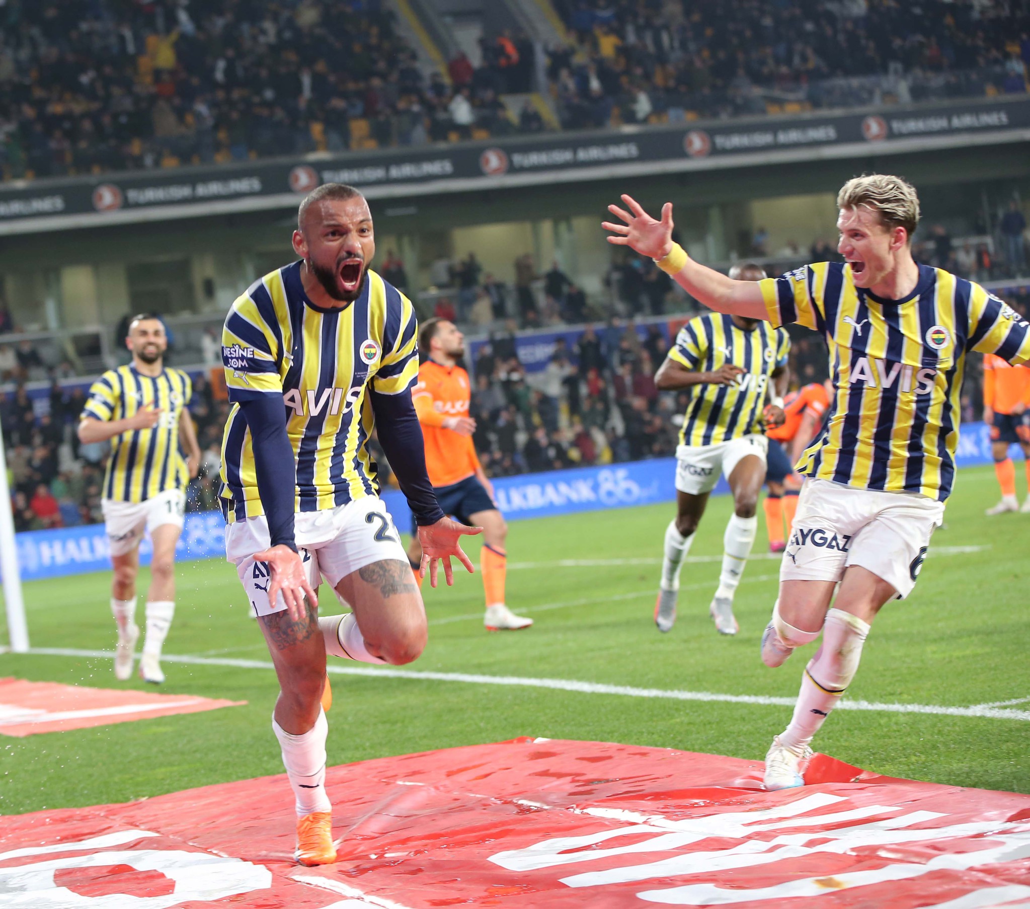 Fenerbahçe’de planlar değişti! Sezon sonu gönderilecekti...