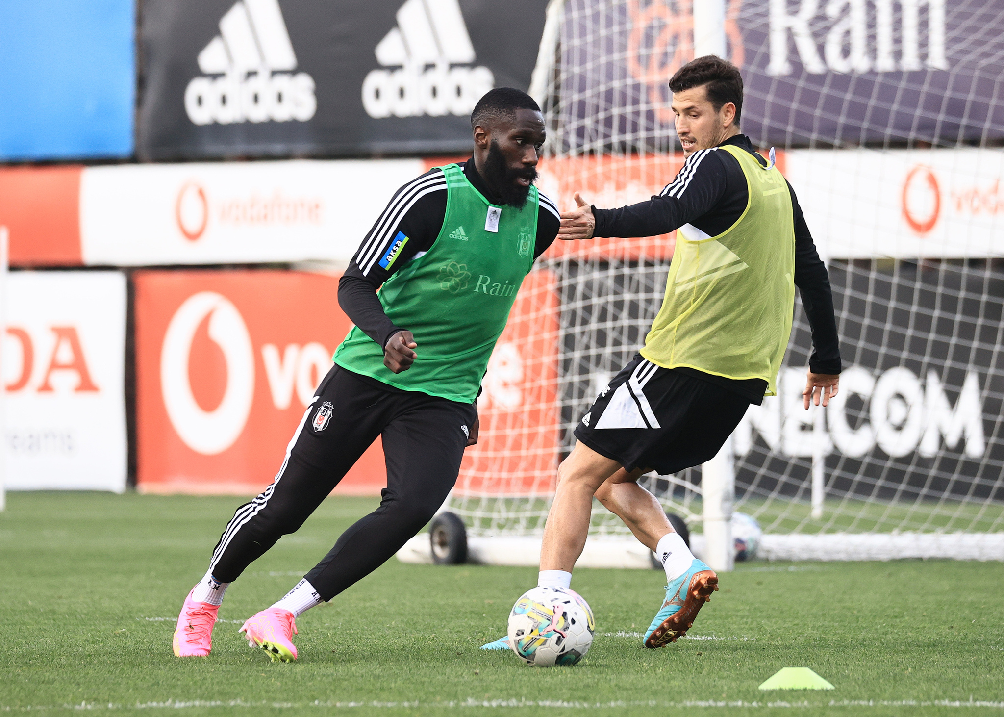 Beşiktaş-Galatasaray derbisi öncesi büyük endişe! O isimler ceza sınırında