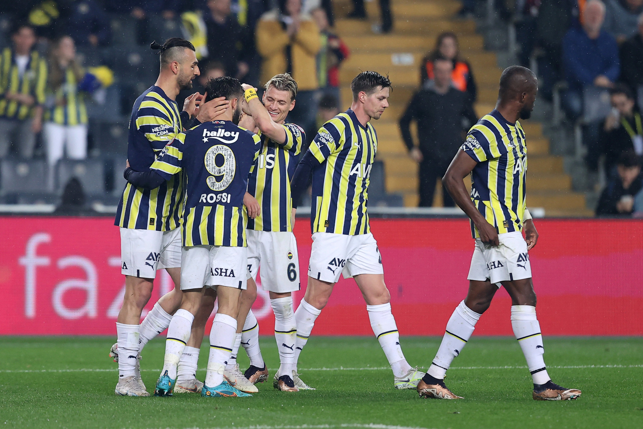 Fenerbahçe’ye transfer müjdesi! Takımından ayrılıyor