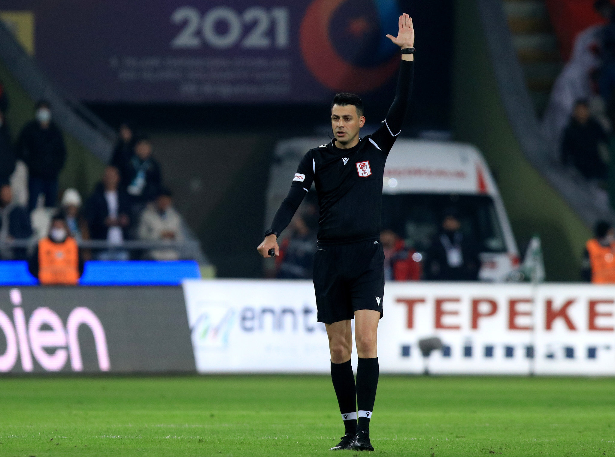 Beşiktaş - Galatasaray derbisi öncesi Ali Şansalan krizi!