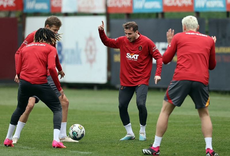 GALATASARAY HABERLERİ - Okan Buruk’tan Beşiktaş derbisi öncesi flaş sözler! Oyuncularını böyle uyardı