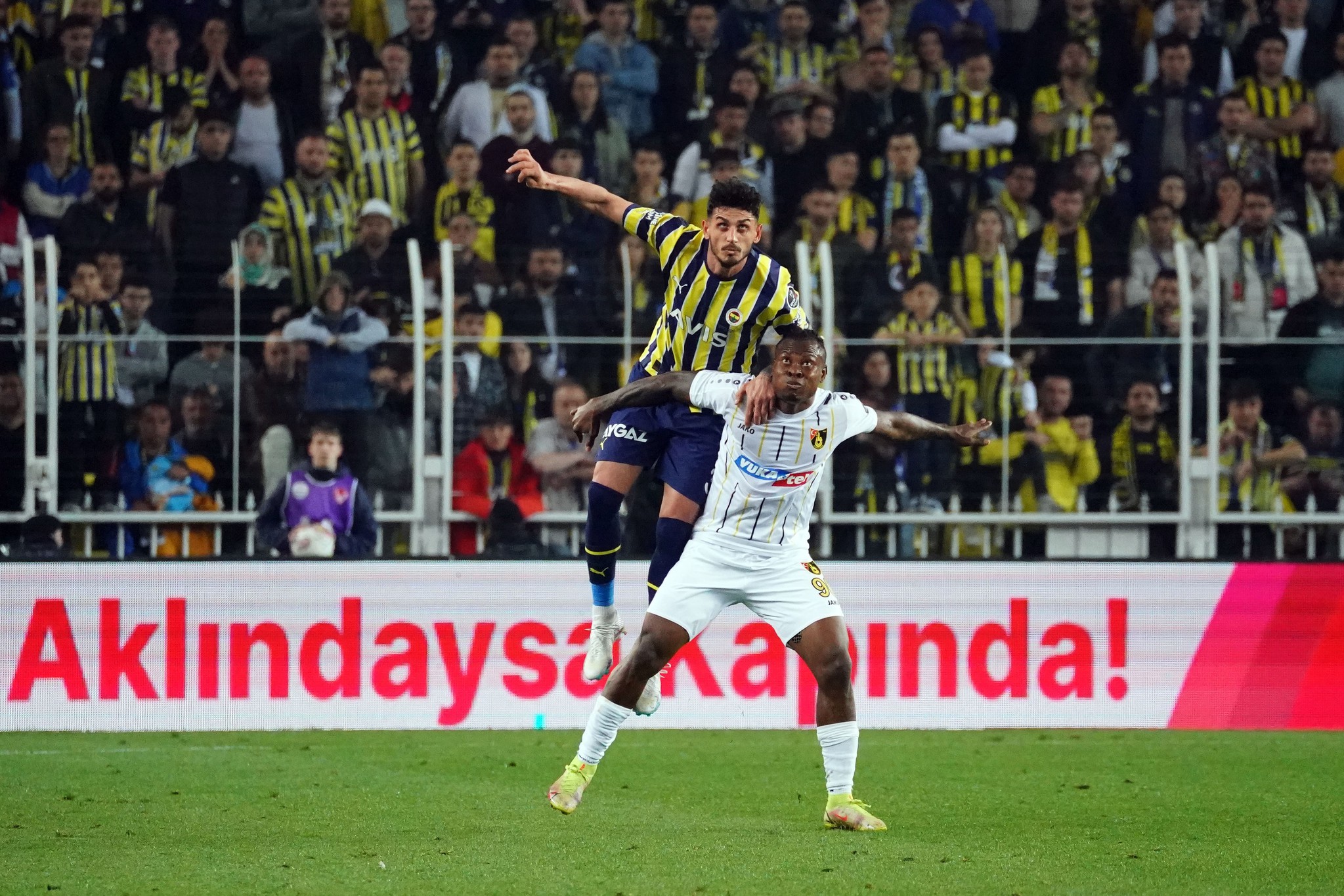 Galatasaray’ın eski yıldızı Fenerbahçe’ye! Yeni transfer Brezilya’dan