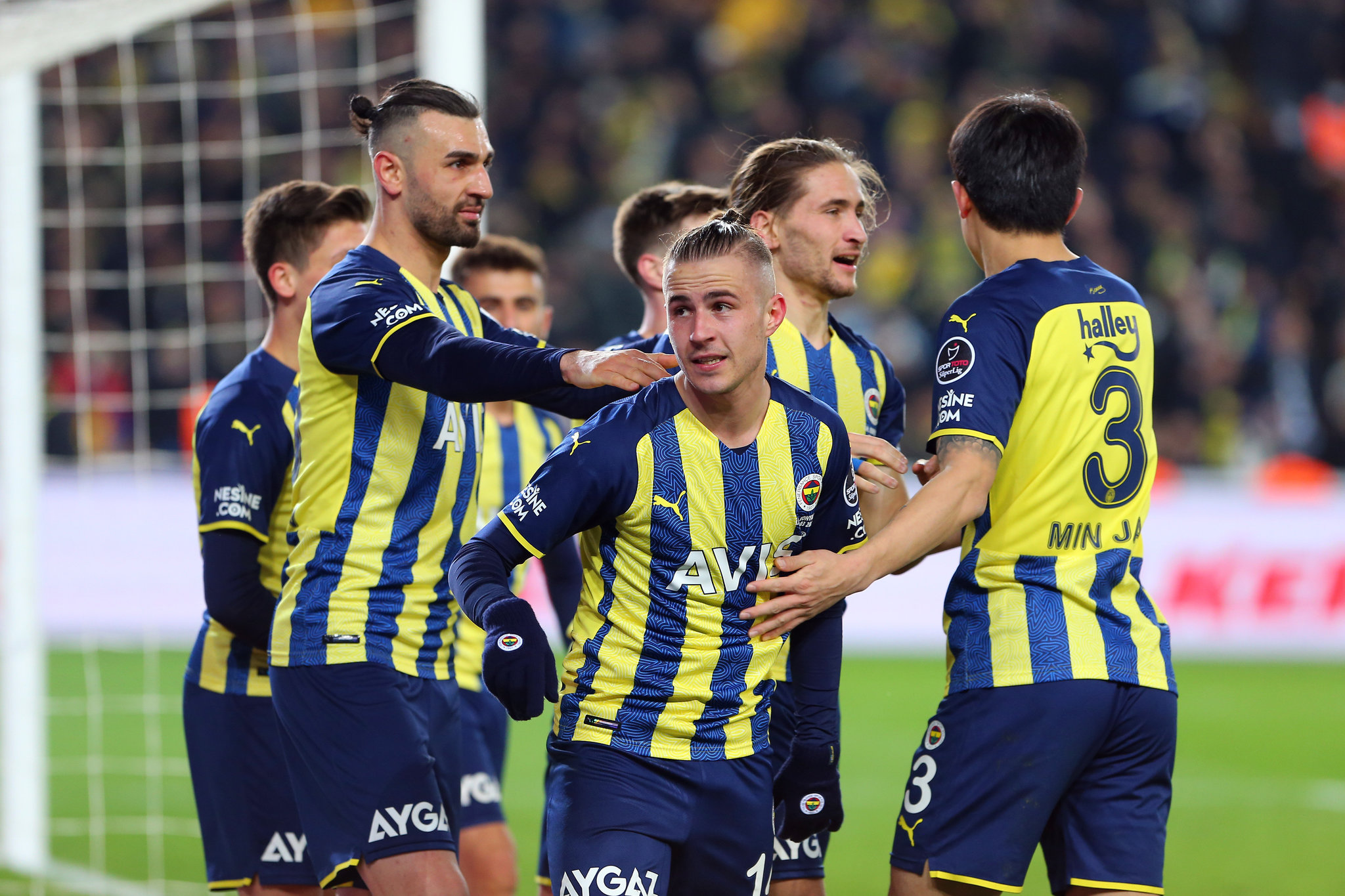 TRANSFER HABERİ: Fenerbahçe’de ayrılık tehlikesi! Gün sonuna kadar...
