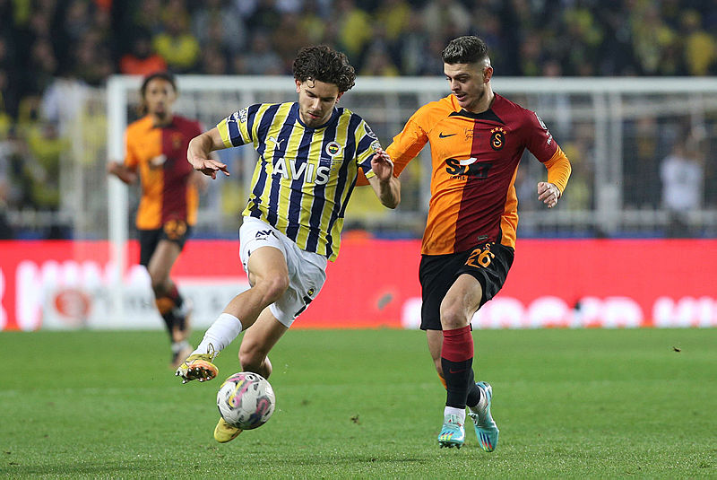 Bomba transfer harekatı! Galatasaray’ın yıldızını Fenerbahçe kapıyor