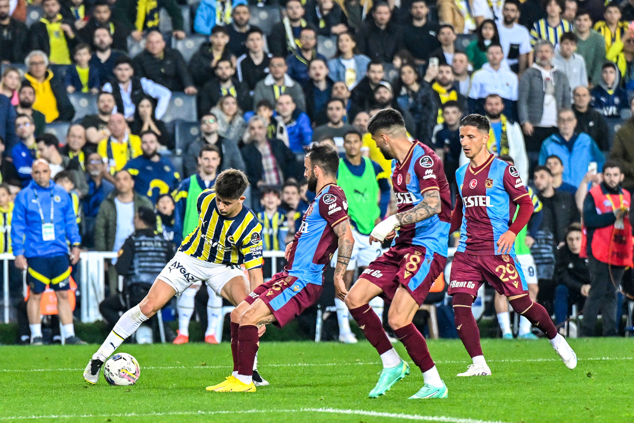 Galatasaray’dan Fenerbahçe’ye dev transfer çalımı! Bunu kimse beklemiyordu