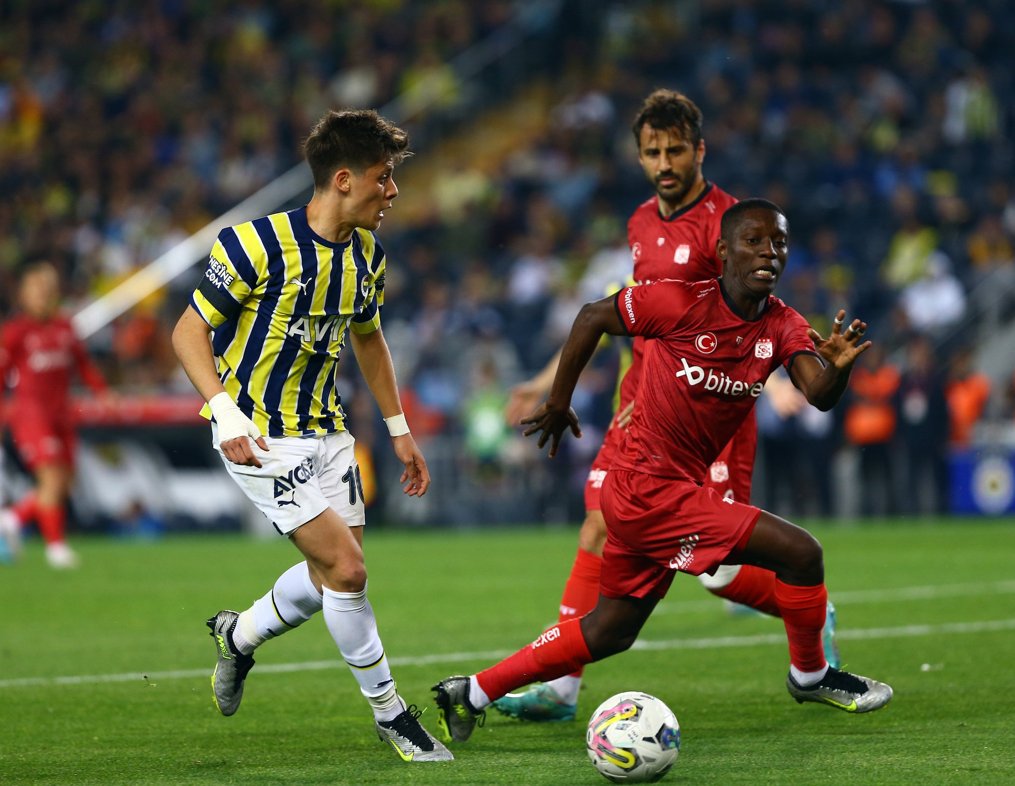 Fenerbahçe’de flaş transfer gelişmesi! Yollar ayrıldı