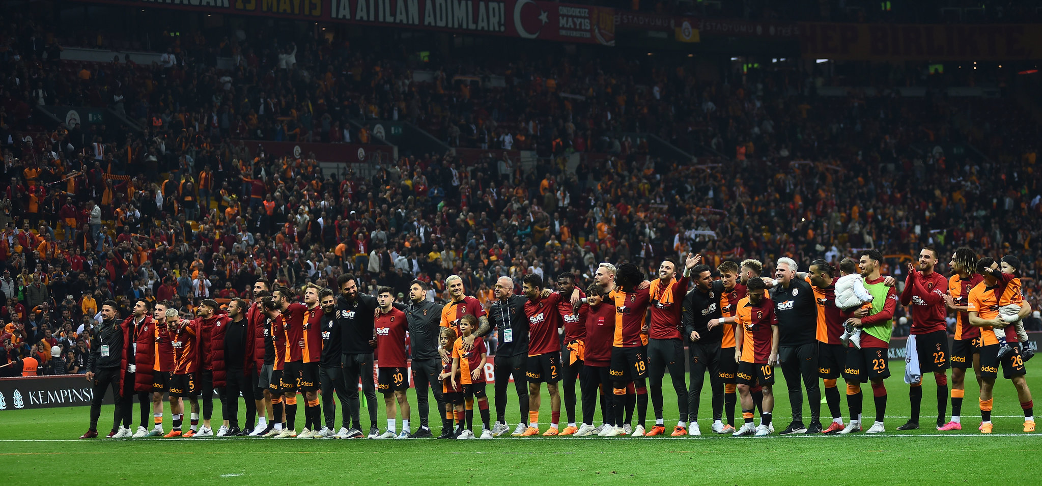 Galatasaray’a dünya yıldızı stoper! Nelsson’un adı bile anılmayacak...